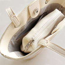 Load image into Gallery viewer, By Chance Straw shoulder bag