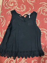 Load image into Gallery viewer, Me &amp; Gee Linen Tank

