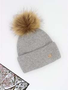 Cashmere feel Pom Pom