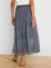 Load image into Gallery viewer, Nic+Zoe Petite Leopard Sketch Crinkle Skirt
