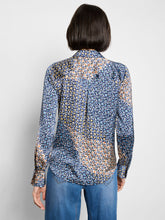 Load image into Gallery viewer, Nic+Zoe Petite Monogram Mix Blouse

