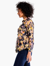 Load image into Gallery viewer, Nic+Zoe Petite Dreamy Ruffle Shirt
