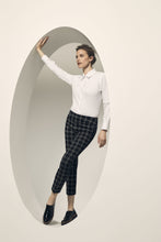 Load image into Gallery viewer, Ankle length pant size 0,4 8
