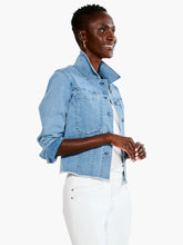 Load image into Gallery viewer, Nic+Zoe Petite Super Stretch Denim Jacket
